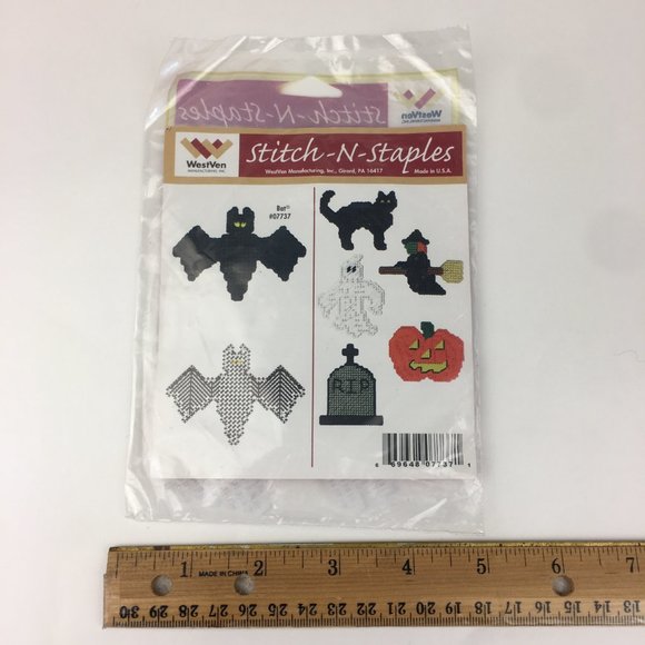 Vtg NIP Stitch n Staples Small Bat Halloween Yarn Craft w Finished Ghost Pumpkin - Picture 6 of 12